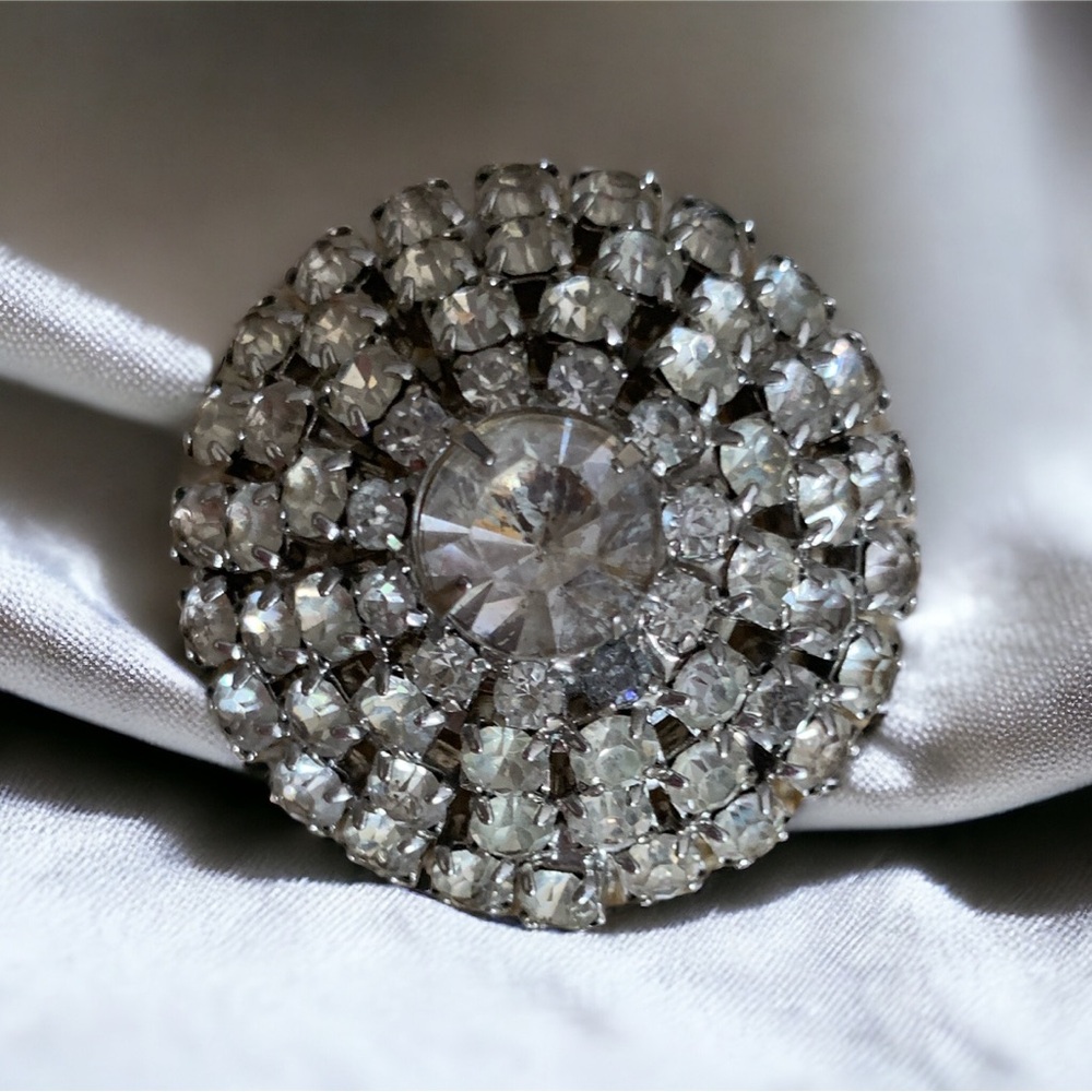 Vintage Weiss dome brooch